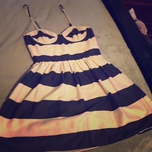Cute navy blue and white dress 💕